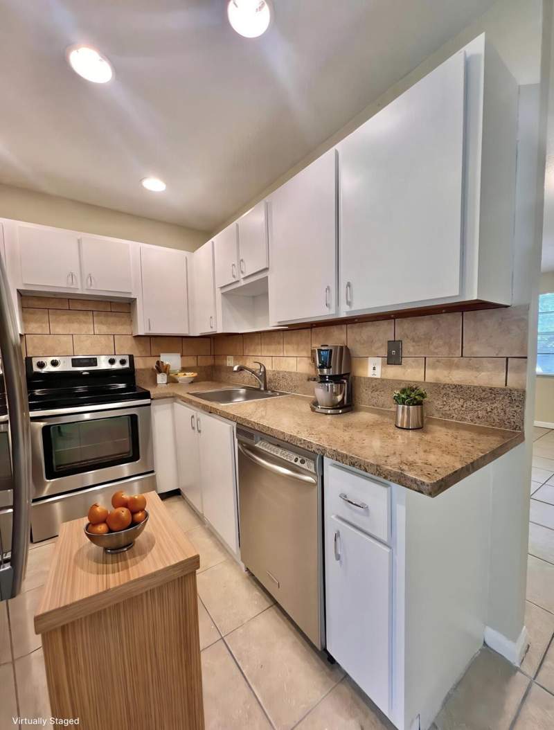 3 bedroom Condominium at 423 Glenwood Drive, Glenwood Village Condo, West Palm Beach — photo 2
