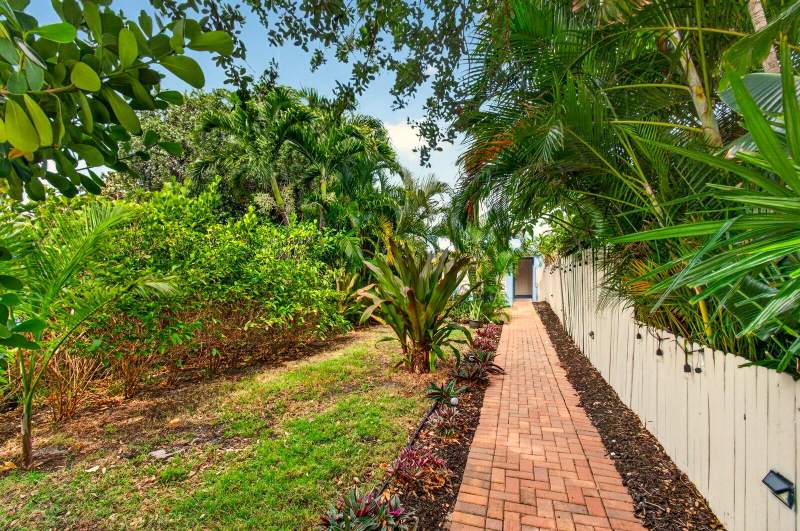 3 bedroom Single Family Residence at 227 N M Street, Lake Worth Town Of, Lake Worth Beach — photo 2