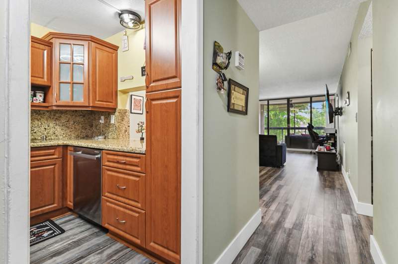 2 bedroom Condominium at 8441 Forest Hills Drive #306, Greenglades, Coral Springs — photo 4