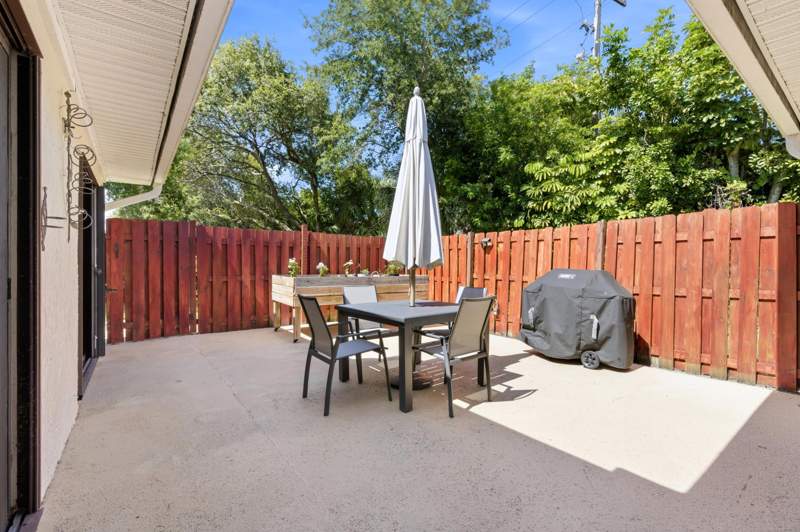 2 bedroom Villa at 4353 Woodstock Drive #B, Westchester Townhouses, West Palm Beach — photo 5