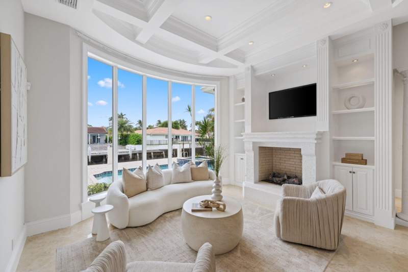 5 bedroom Single Family Residence at 501 Golden Harbour Drive, Golden Harbour Sec 01, Boca Raton — photo 2
