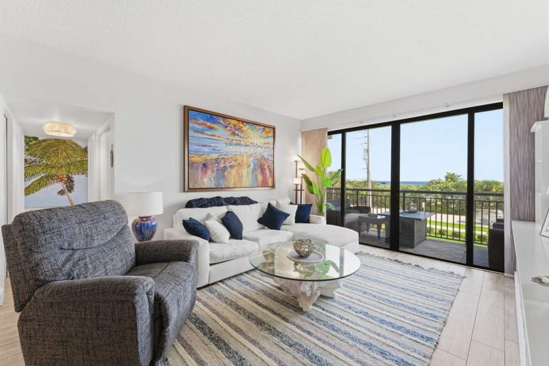 2 bedroom Condominium at 2727 N Ocean Boulevard #Unit 301, Yacht & Racquet Club, Boca Raton — photo 4