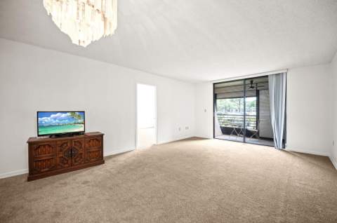 900 Colony Point Circle #121, Pembroke Pines FL - photo 6 of 39
