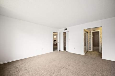 900 Colony Point Circle #121, Pembroke Pines FL - photo 12 of 39