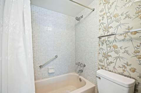 900 Colony Point Circle #121, Pembroke Pines FL - photo 14 of 39