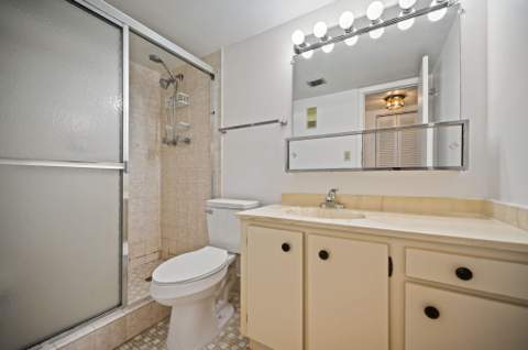 900 Colony Point Circle #121, Pembroke Pines FL - photo 18 of 39