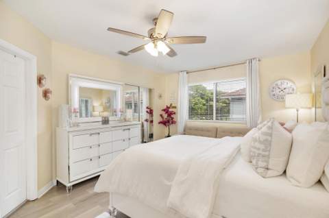 3725 Oleander Terrace, Riviera Beach FL - photo 9 of 22