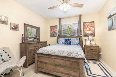 3725 Oleander Terrace, Riviera Beach FL - photo 12 of 22