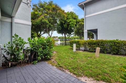 3725 Oleander Terrace, Riviera Beach FL - photo 17 of 22