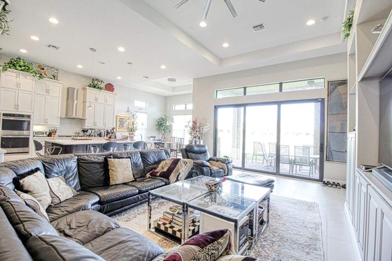 4 bedroom Single Family Residence at 12095 Bastille Circle, Parkland Royale, Parkland — photo 5