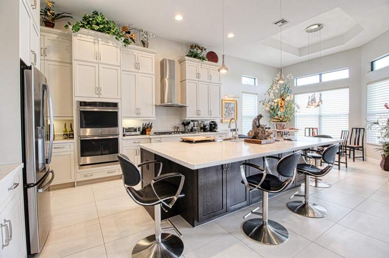 4 bedroom Single Family Residence at 12095 Bastille Circle, Parkland Royale, Parkland — photo 2