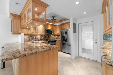 2731 NE 14th St Causeway #115, Pompano Beach FL - photo 6 of 37