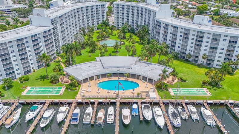 2 bedroom Condominium at 2731 NE 14th St Causeway #115, Garden-Aire Village, Pompano Beach — photo 3