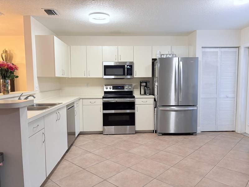4 bedroom Townhouse at 72 Fairway Lane, Fairways At Royal Palm Beach, Royal Palm Beach — photo 4