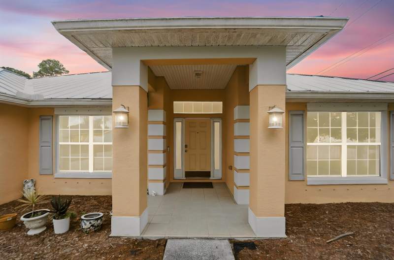4 bedroom Single Family Residence at 1692 SW Lofgren Avenue, Port St Lucie Section 19, Port St. Lucie — photo 2