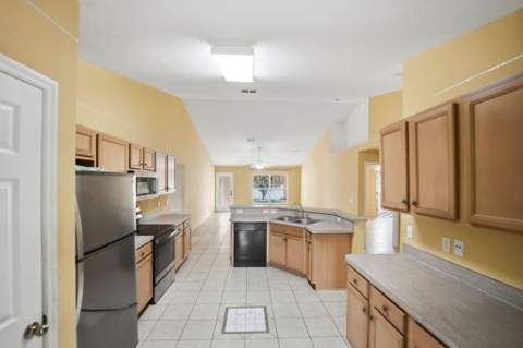 1692 SW Lofgren Avenue, Port St. Lucie FL - photo 15 of 59