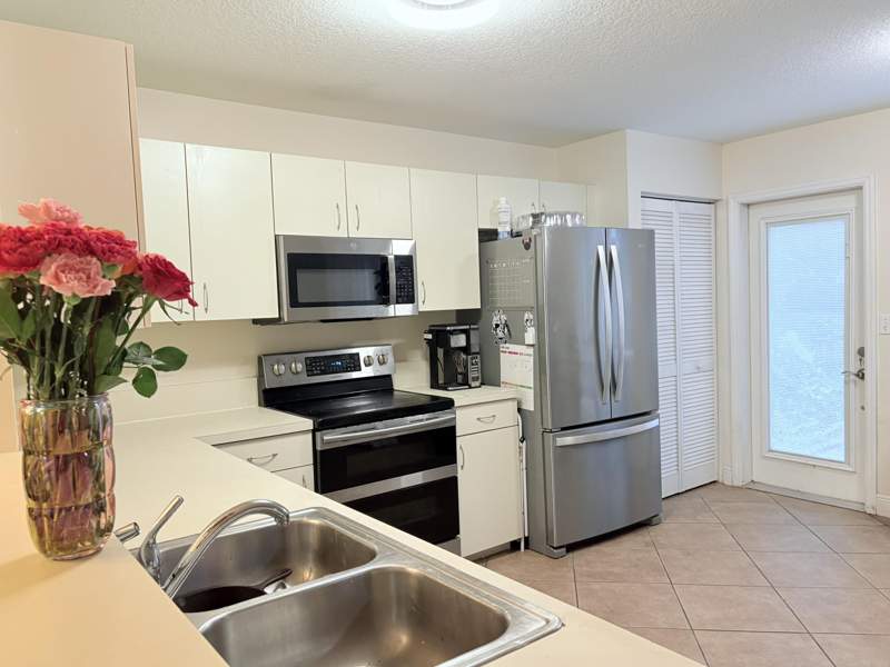 4 bedroom Townhouse at 72 Fairway Lane, Fairways At Royal Palm Beach, Royal Palm Beach — photo 5