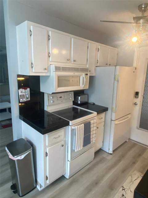 224 Hibiscus Avenue #253, Lauderdale-By-The-Sea FL - photo 10 of 34