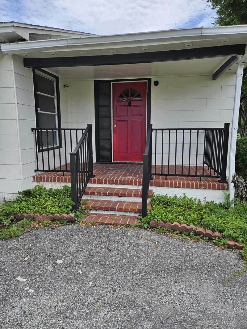 2 bedroom Single Family Residence at 2304 S 41st Street, Pinehurst S/D Blk 2 Lots 4 And 5 (0.30 Ac) (Or 367, Fort Pierce — photo 2
