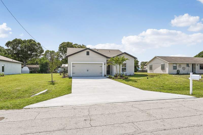 3 bedroom Single Family Residence at 5808 Sunset Boulevard, Indian River Estates Unit 8, Fort Pierce — photo 4