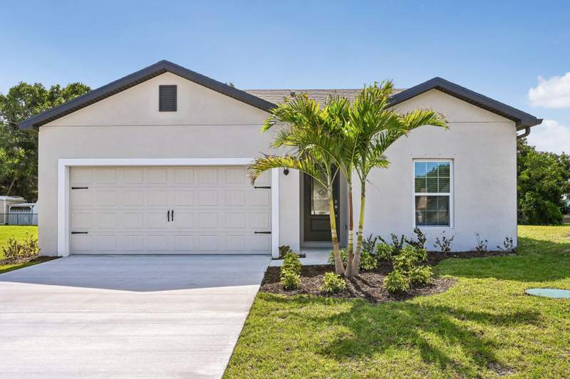 3 bedroom Single Family Residence at 5808 Sunset Boulevard, Indian River Estates Unit 8, Fort Pierce — photo 2