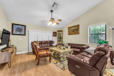 143 W Tara Lakes Dr Drive, Boynton Beach FL - photo 22 of 38