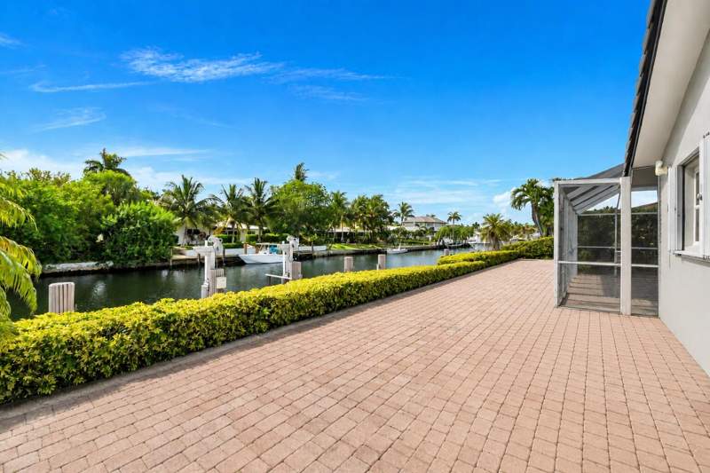 4 bedroom Single Family Residence at 4020 NE 24th Avenue, Venetian Isles 2nd Sec, Lighthouse Point — photo 4