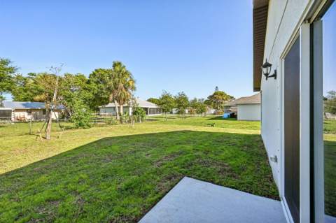 5606 Seagrape Drive, Fort Pierce FL - photo 6 of 27