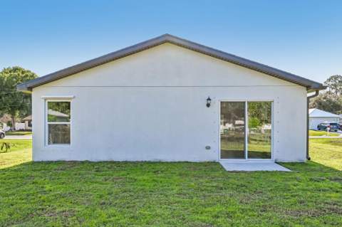 5606 Seagrape Drive, Fort Pierce FL - photo 8 of 27
