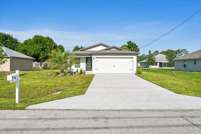 2 bedroom Single Family Residence at 5606 Seagrape Drive, Indian River Estates, Fort Pierce — photo 5