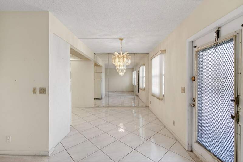 2 bedroom Condominium at 3044 Lincoln C, Century Village , Boca Raton — photo 3