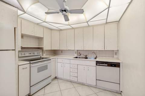 3044 Lincoln C, Boca Raton FL - photo 23 of 100