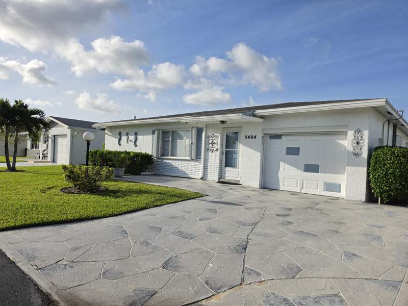 3 bedroom Single Family Residence at 5404 Belleville Road, Cypress Lakes 4, West Palm Beach — photo 2