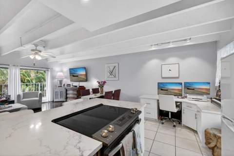 4001 S Ocean Boulevard #218, South Palm Beach FL - photo 9 of 28