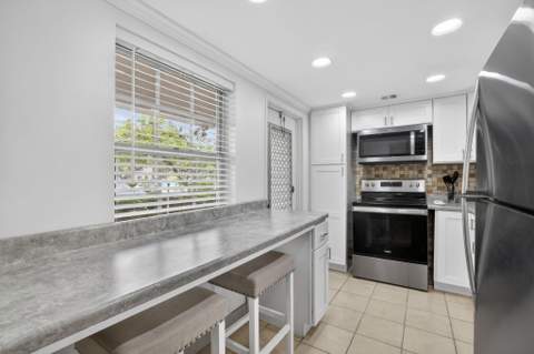 3150 N Palm Aire Drive #108, Pompano Beach FL - photo 7 of 43