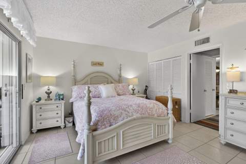 308 Greenbrier A, West Palm Beach FL - photo 11 of 37