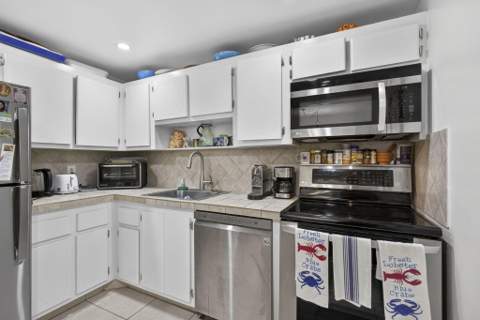 308 Greenbrier A, West Palm Beach FL - photo 8 of 37