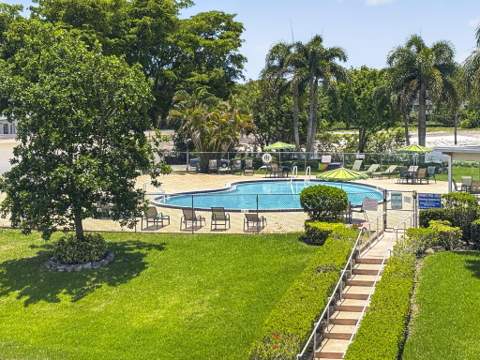 308 Greenbrier A, West Palm Beach FL - photo 18 of 37