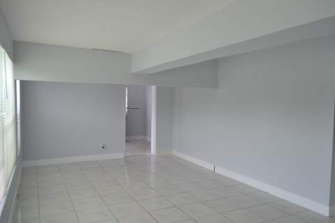 608 NW 20th Court, Pompano Beach FL - photo 8 of 19