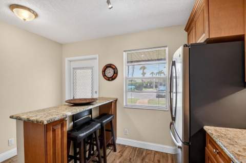 112 Lake Olive Drive, Royal Palm Beach FL - photo 6 of 64