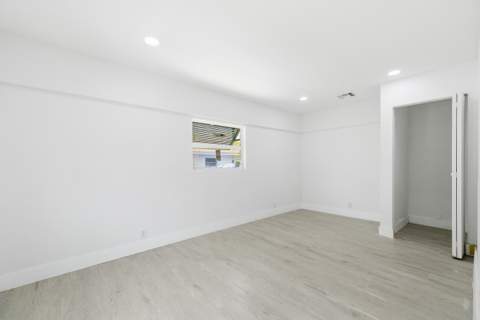 216 NE 23rd Avenue, Pompano Beach FL - photo 11 of 35