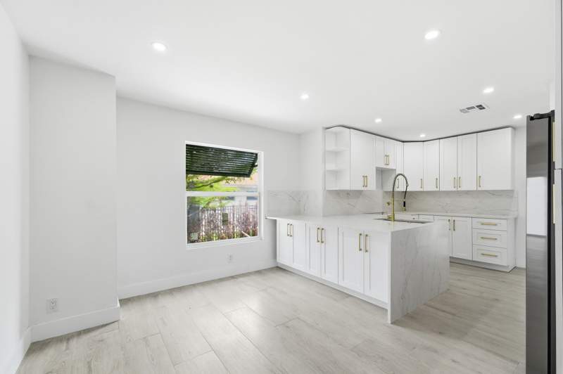 4 bedroom Single Family Residence at 216 NE 23rd Avenue, Pinehurst, Pompano Beach — photo 4