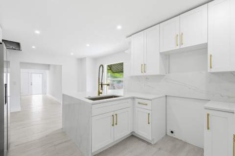216 NE 23rd Avenue, Pompano Beach FL - photo 8 of 35
