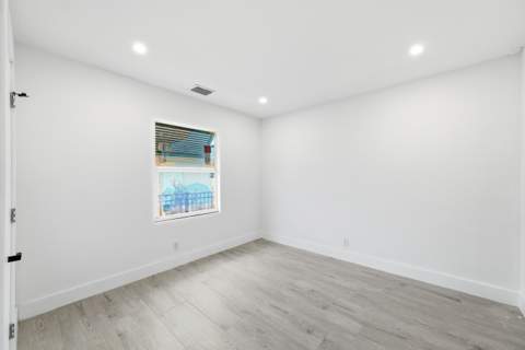 216 NE 23rd Avenue, Pompano Beach FL - photo 13 of 35