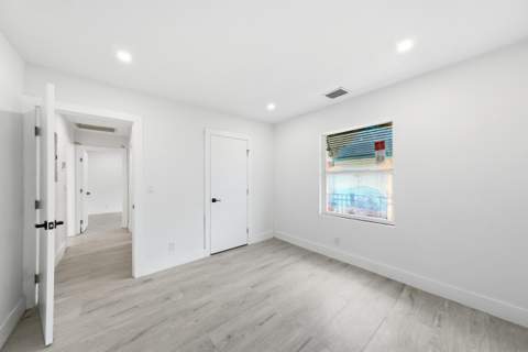216 NE 23rd Avenue, Pompano Beach FL - photo 16 of 35