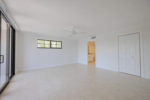 801 Palm Trail #9, Delray Beach FL - photo 16 of 35