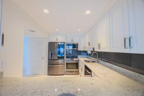 801 Palm Trail #9, Delray Beach FL - photo 10 of 35
