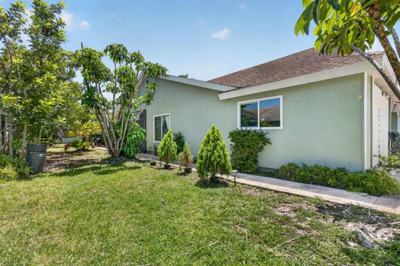 2 bedroom Villa at 1434 SE Larkwood Circle, South Port St Lucie Unit 17 — photo 3