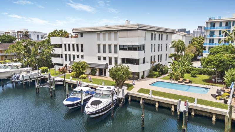 3 bedroom Stock Cooperative at 76 Isle Of Venice Drive #G, 76 Isle Of Venice Co-Op, Fort Lauderdale — photo 3