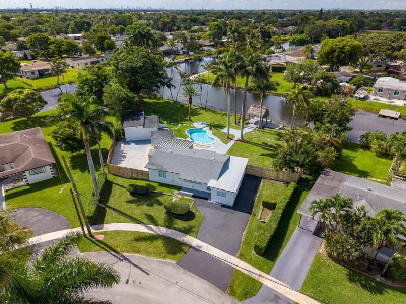 4 bedroom Single Family Residence at 8946 SW 52nd Court, Cooper Colony Estates Sec 2-A, Cooper City — photo 3